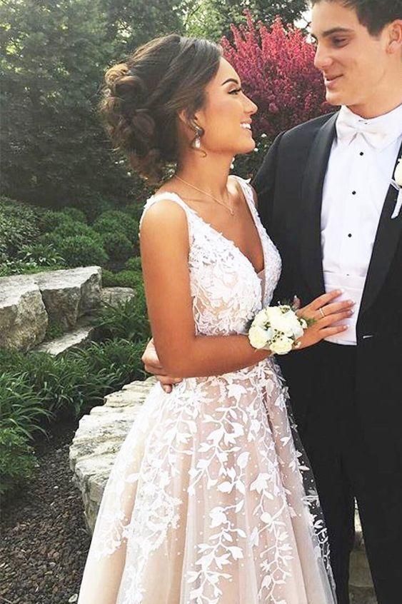 A-Line V-Neck Champagne Tulle Prom Dress with Beading Appliques cg6020