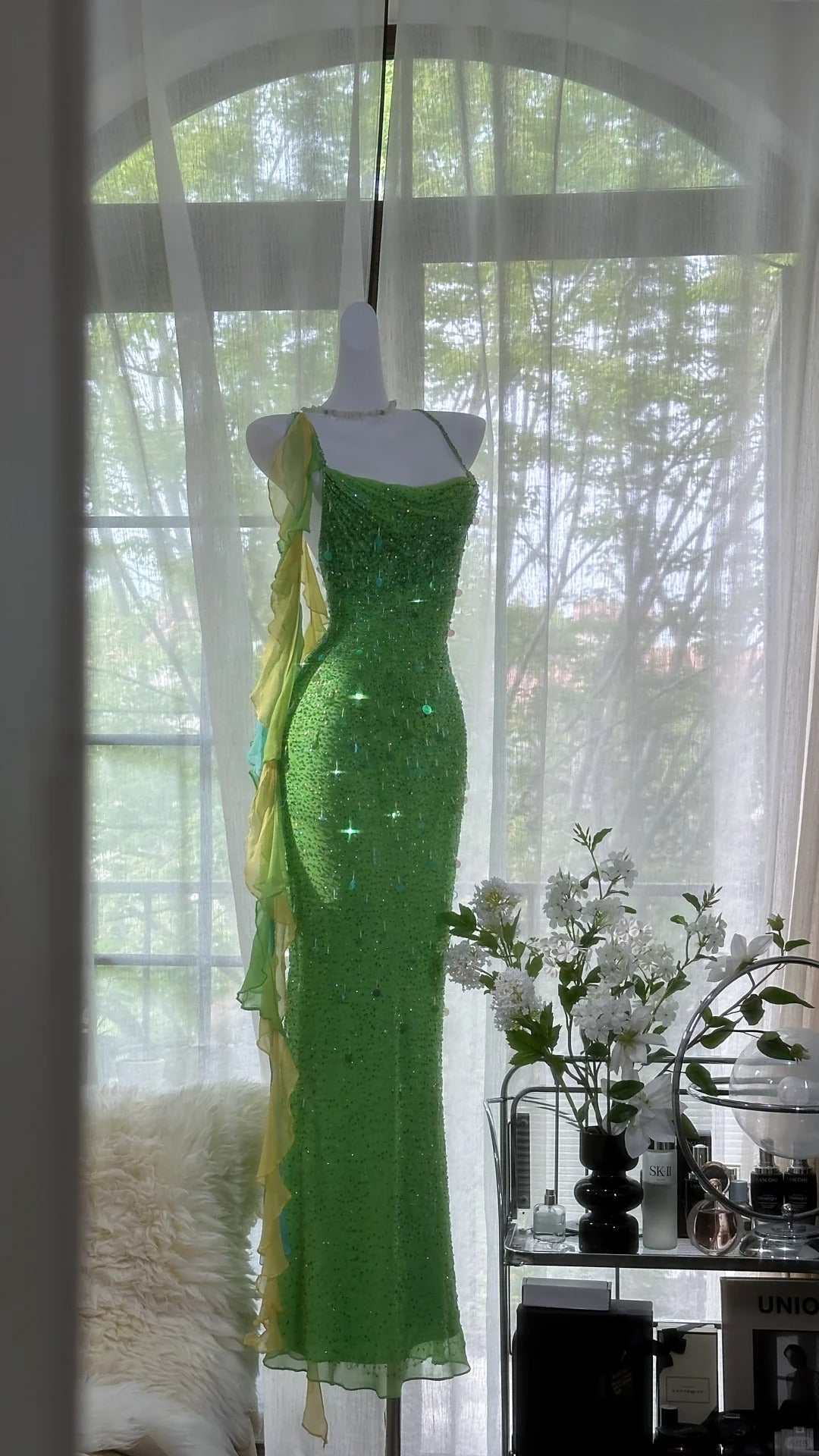 Vintage Evening Dresses, Green Sequin Mermaid Sleeveless Long Party Gowns cg25530