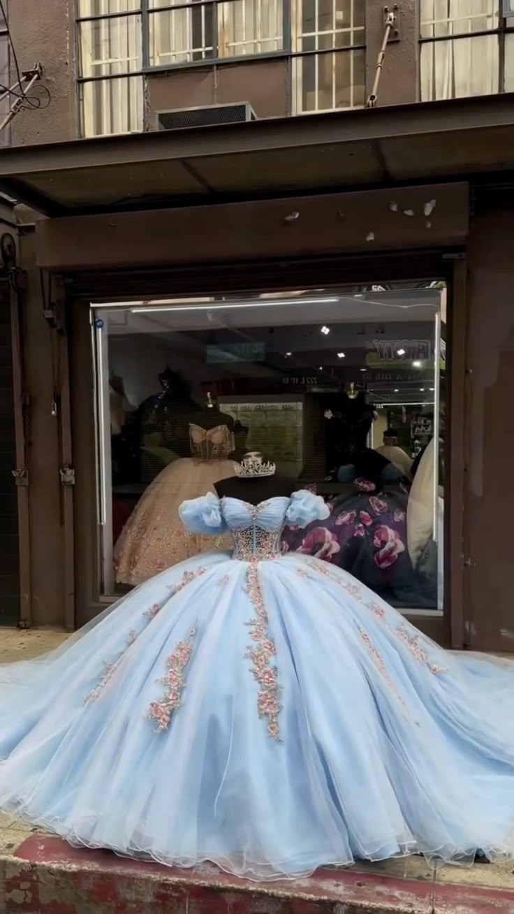 Elegant Ball Gown Off Shoulder Long Appliques Tulle Princess Gown Quinceanera Dress for Sweet 16 cg25665