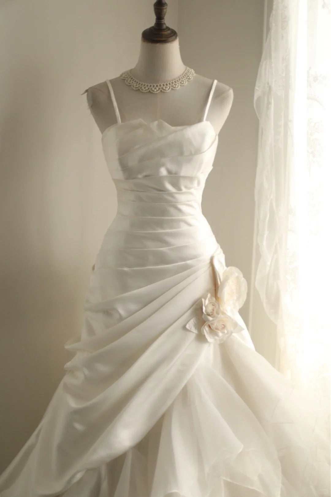 A Line White Wedding Dress Sleeveless Long Princess Evening Dress cg25940