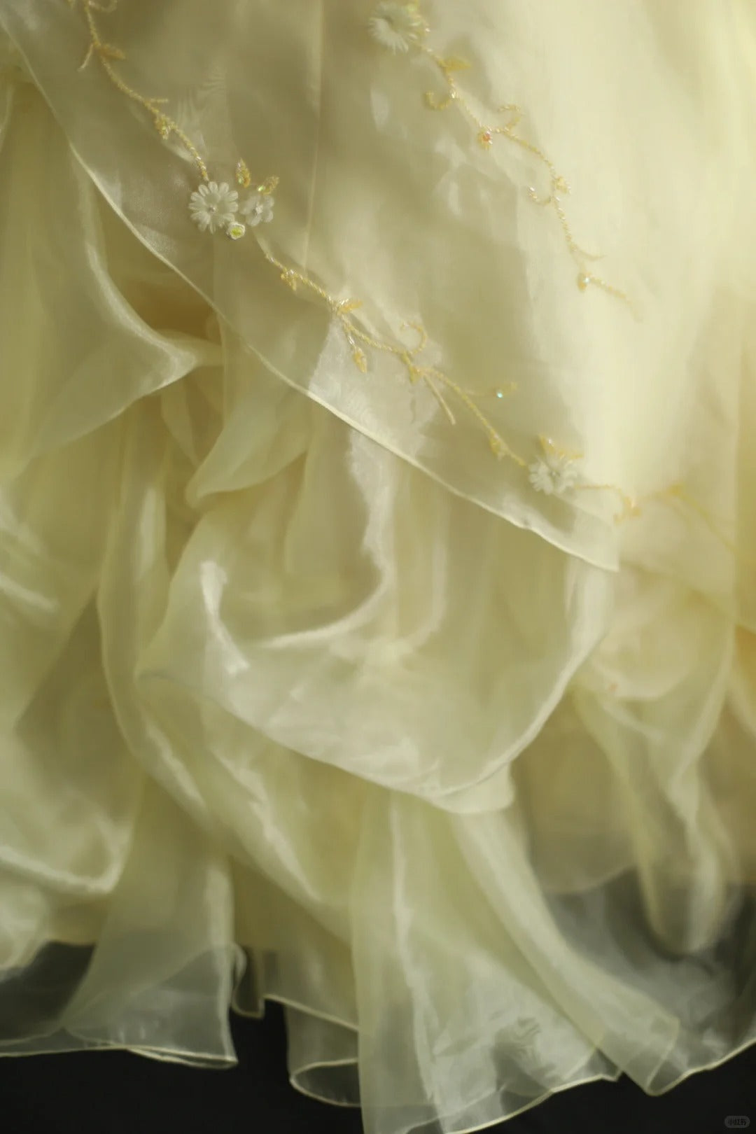 A Line Yellow Princess Dress Wedding Dress Sleeveless Long Evening Dress cg25931