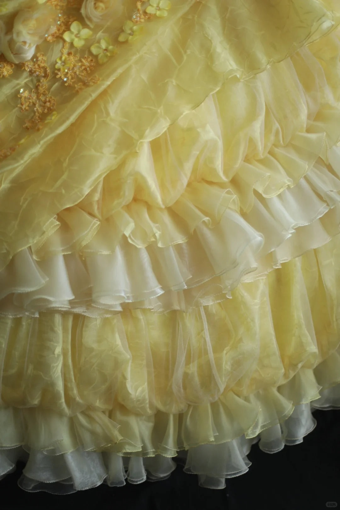 A Line Yellow 3D Flowers Wedding Dress Sleeveless Long Princess Evening Dress cg25936