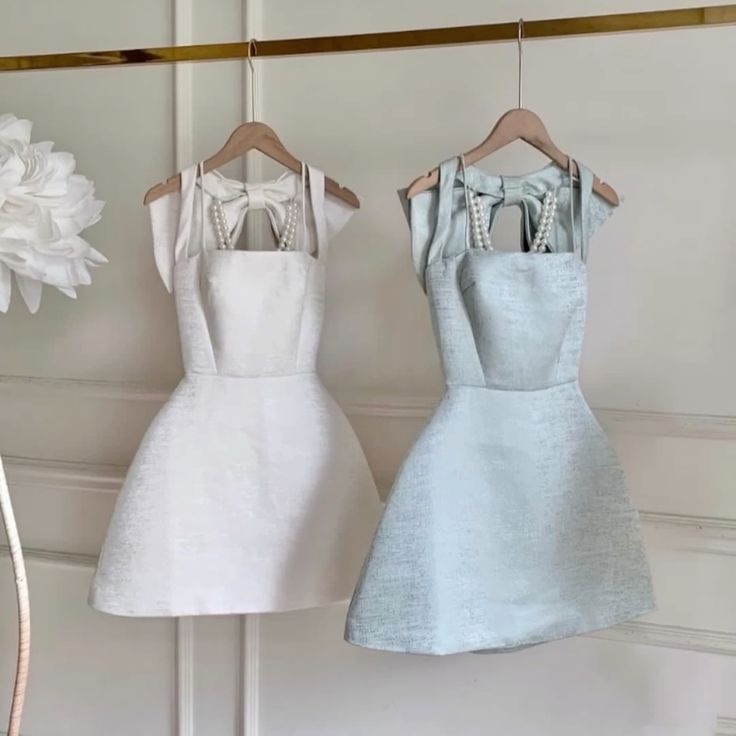 Halter Sleeveless Satin A-Line Mini Homecoming Dress With Bow Short Party Dress cg26018