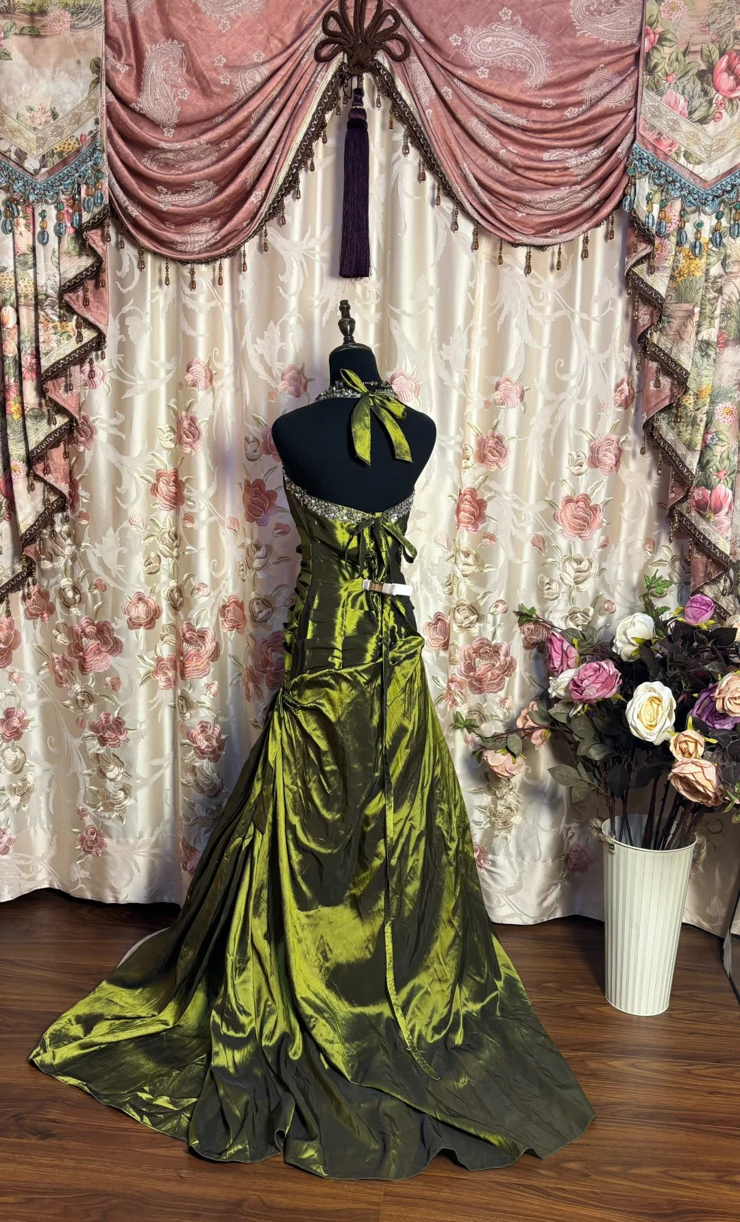 A Line Green Halter Evening Dresses,Sleeveless Party Prom Dress cg25480