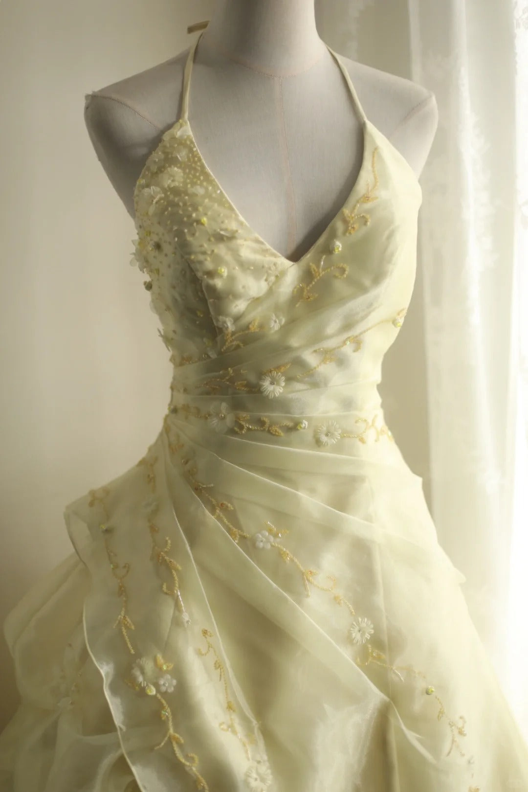 A Line Yellow Princess Dress Wedding Dress Sleeveless Long Evening Dress cg25931