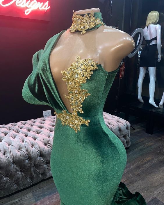 Smaragdgrüne Abendkleider High Neck Appliques Gold Spitze Meerjungfrau Ballkleider Sexy Formale Samt Partykleider cg19494