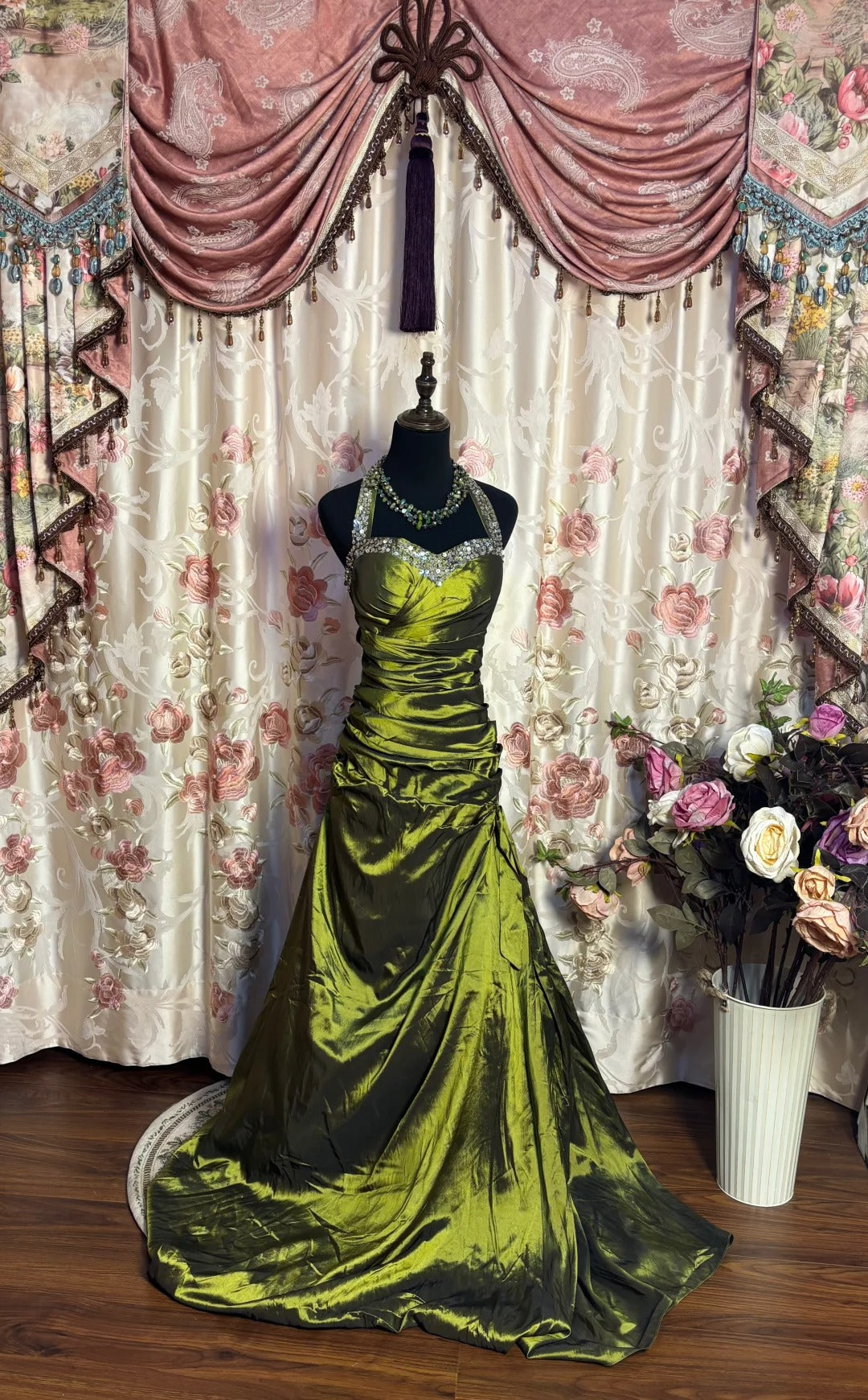 A Line Green Halter Evening Dresses,Sleeveless Party Prom Dress cg25480