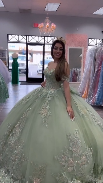 Schulterfreies Salbeigrünes Quinceanera-Kleid, Ballkleid, cg25430
