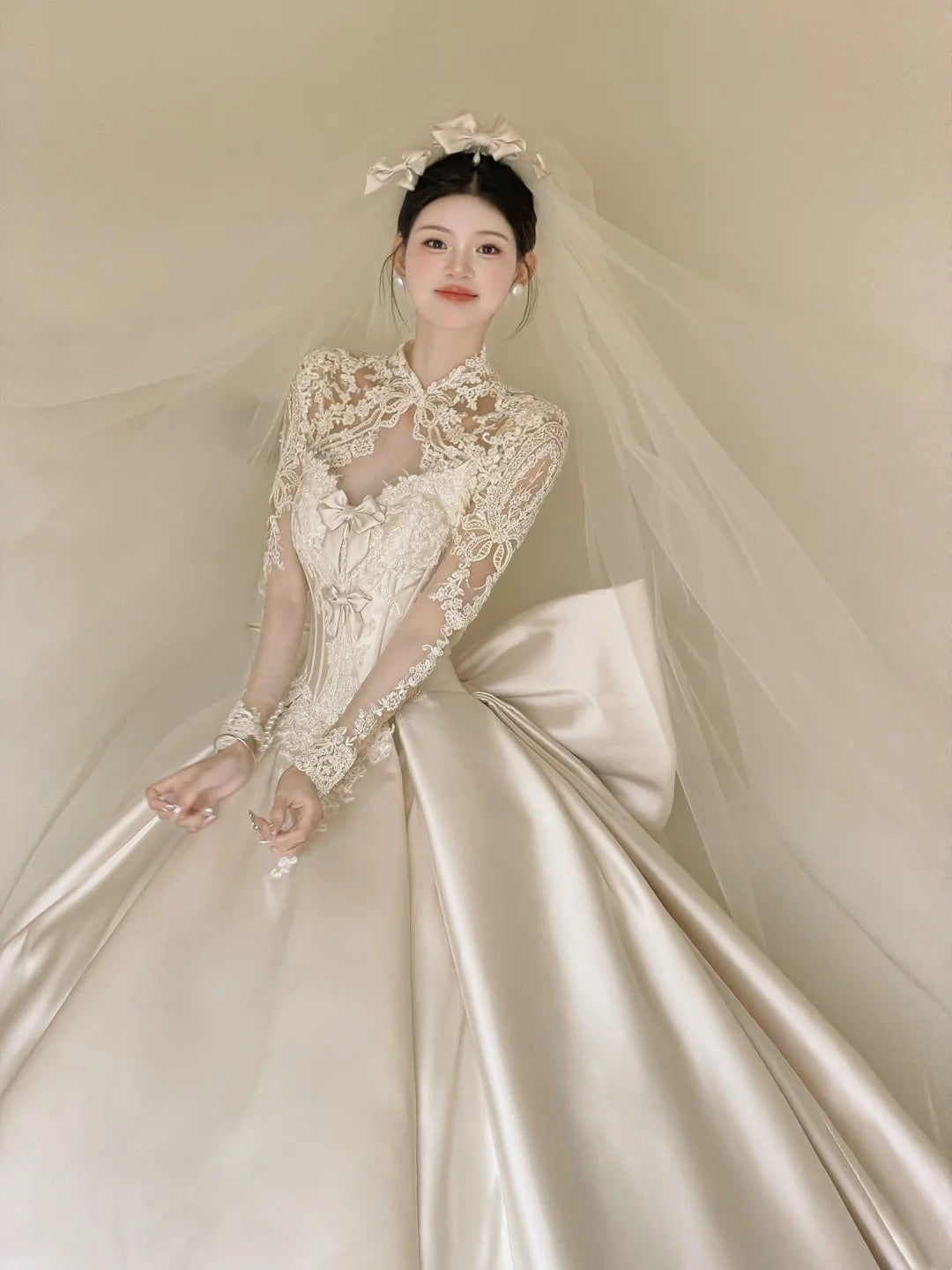 Classical A-Line Bows Ivory Wedding Dress Satin Appliques Long Sleeve Bridal Gowns CY0019