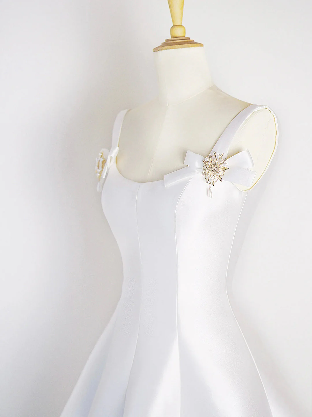 White Satin Short Prom Dress, Simple A-Line Evening Party Dress cg25092