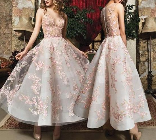 A-Linien-Kleid mit bunten Blumenstickereien, tiefes V-Abendkleid, kurzes Homecoming-Kleid, bunte Ballkleider cg1090