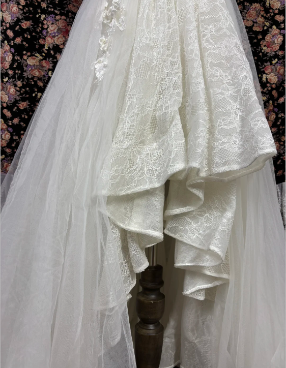 White Lace Vintage Wedding Dress Elegant Formal Wedding Gown cg26244