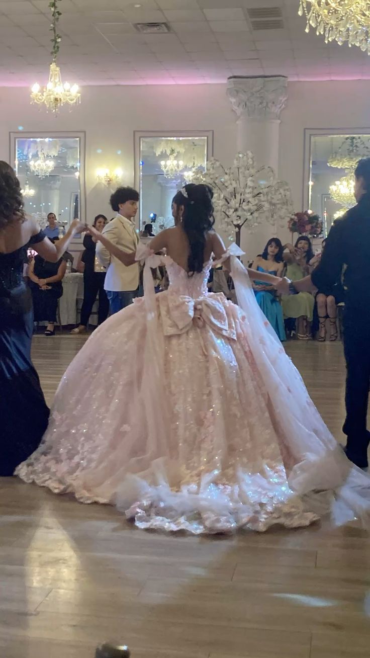 A Line Pink Off Shoulder Quinceanera Dress Lace Appliques Sweet 16 15 Ball Gown cg25908