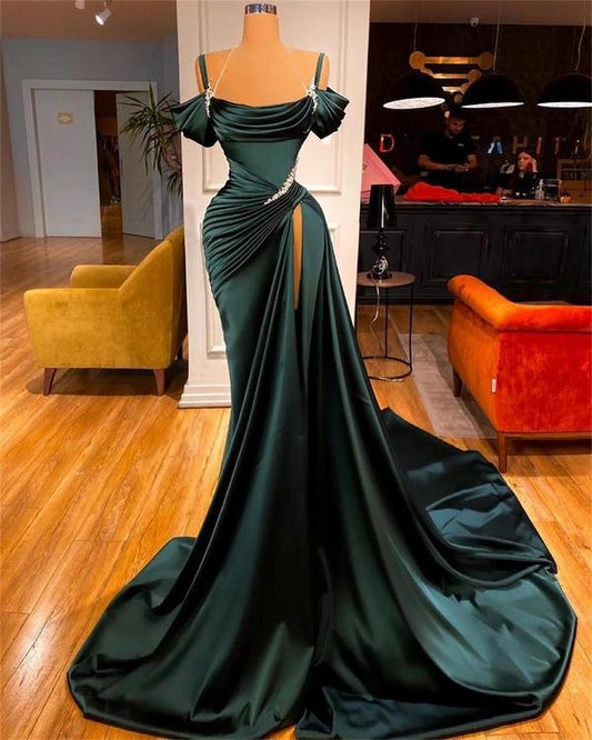 Sexy dunkelgrüne Satin Meerjungfrau Ballkleider Spaghettiträger Falten Sickern Zug Formelle Abendanlässe Festzug Kleider cg24837