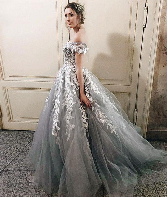 Langes Ballkleid aus grauer Tüllspitze, langes Abendkleid mit grauer Tüllspitze und Applikation cg1023