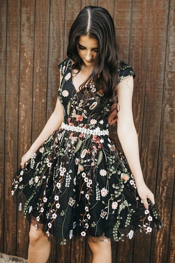Chic Black Lace Flowers Cap Sleeves Homecoming Dress Unique cg10302