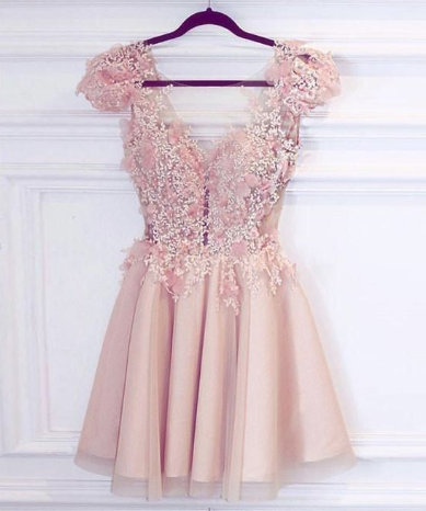 A-Linie, tiefer V-Ausschnitt, Flügelärmel, rosa Tüll, kurzes Homecoming-Kleid mit Applikationen, cg1051