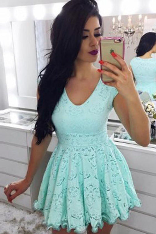 Beliebtes kurzes mintgrünes Homecoming-Kleid mit Flügelärmeln, hohles Homecoming-Kleid aus Spitze, Partykleid cg1092