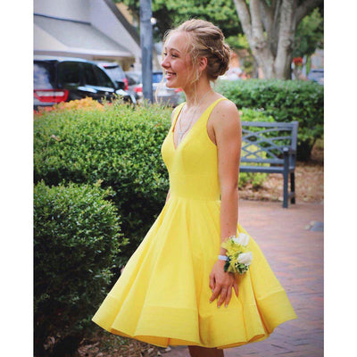 Open Back Knee Length Ruffles Homecoming Dresses cg11430