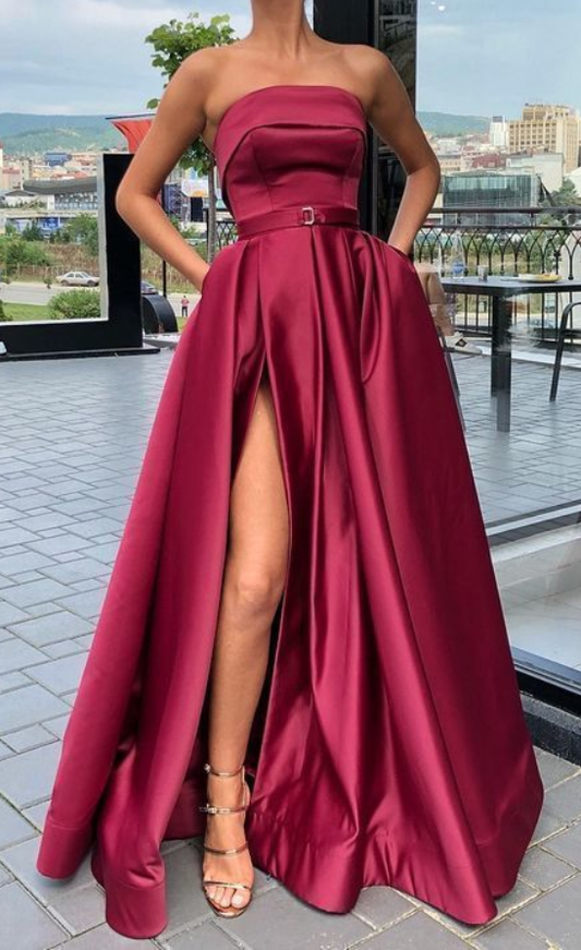 A-Linien-Ballkleid in Burgunderrot mit trägerlosem Schnitt und Seitenschlitz, cg1161