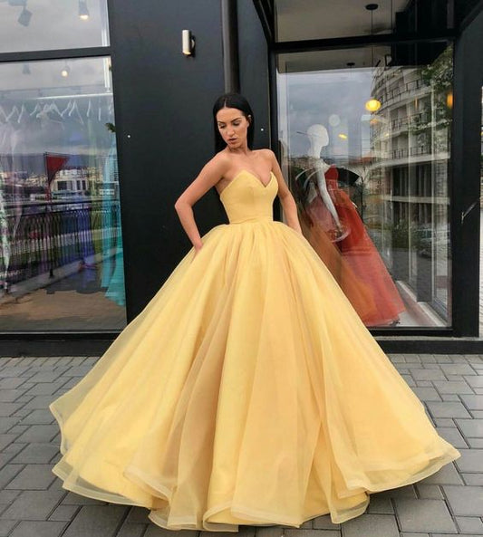 Gelbes Ballkleid mit Puffrock cg1203