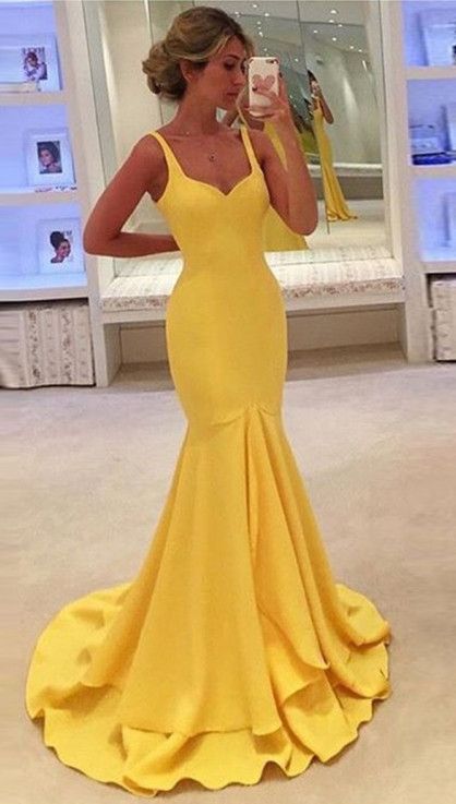 Gelbes Ballkleid mit Trägern und Ärmeln und gestuftem Meerjungfrau-Partykleid cg1204