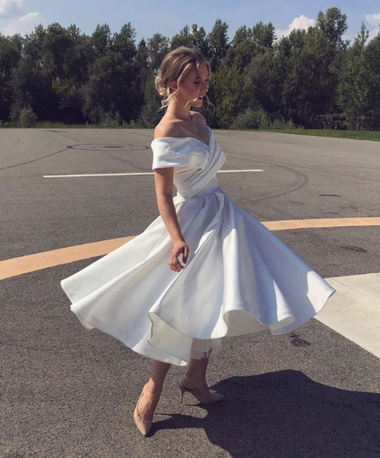 Weißes, schulterfreies Satin-Ballkleid in Teelänge, weißes Abendkleid, cg12209
