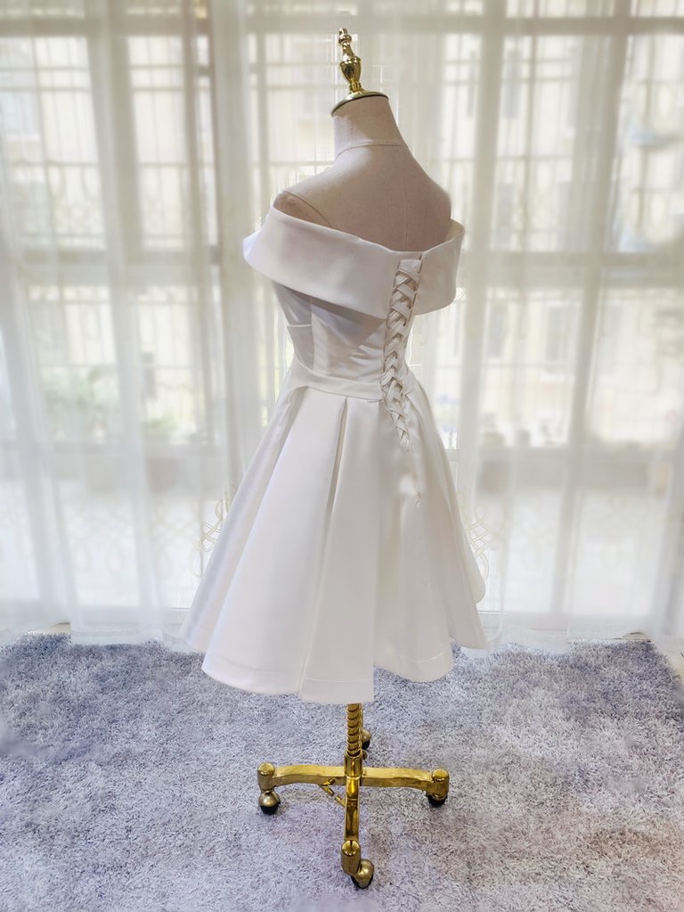 White Simple Satin Off Shoulder Knee Length Party Dress Homecoming Dress cg12526
