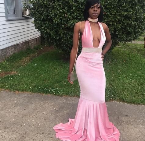 Sexy Rosa Tiefer V-Ausschnitt Etuikleid Samt Rückenfrei Ballkleider cg12668