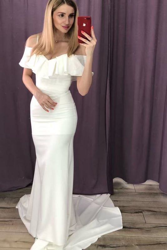 Schlankes, schlichtes Brautkleid mit Volant-Ausschnitt, Ballkleid cg12719