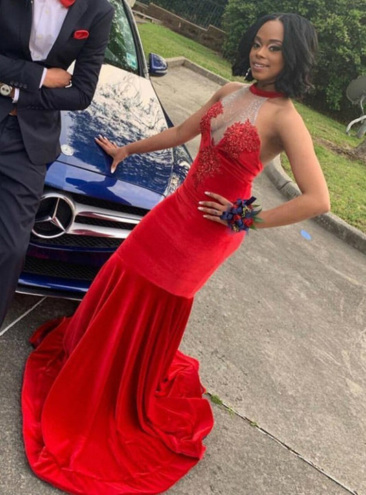 Rotes Meerjungfrau-Abendkleid aus Samt mit Neckholder und Perlenbesatz cg12822