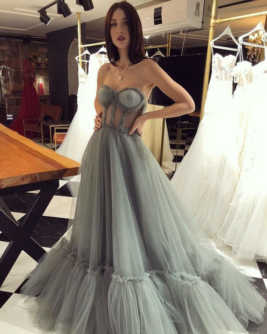 Elegantes langes Ballkleid aus Tüll mit herzförmigem Ausschnitt, graues Abendkleid cg12981