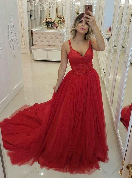 Elegantes langes Ballkleid mit Hofschleppe und Perlenbesatz cg13044