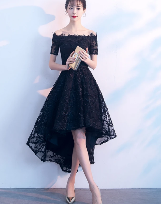 Schönes schwarzes schulterfreies Brautjungfernkleid aus Spitze, schulterfreies schwarzes Partykleid, Abschlussballkleid, Abendkleid cg13079