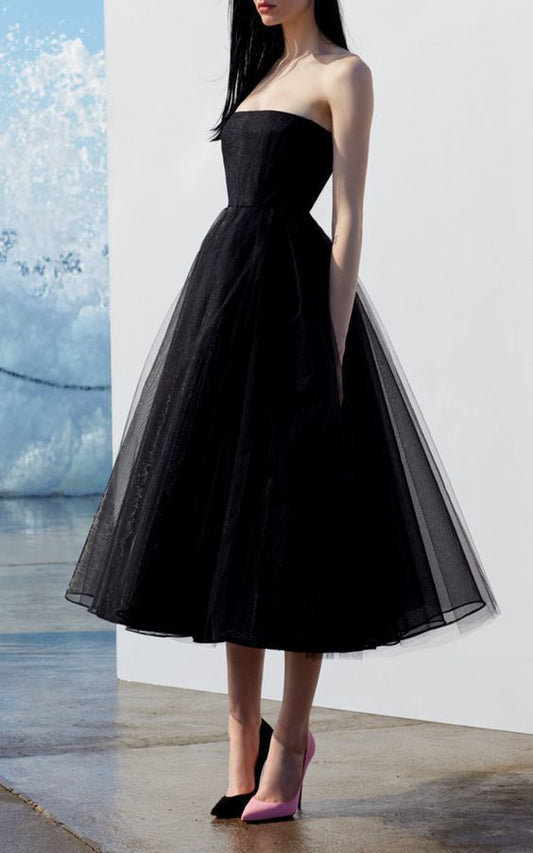 A-Linien-Ballkleid aus schwarzem Tüll, trägerlos, cg1316