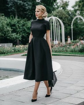 Schwarzes, elegantes Kleid und schwarzes Ballkleid cg1320