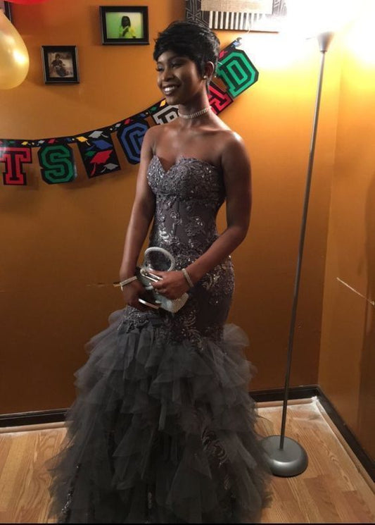Graue Meerjungfrau Tüll Ballkleider Herzförmiger Ausschnitt Spitze Mieder Tiered Black Girl African Girl Abend Formale Kleider cg13205
