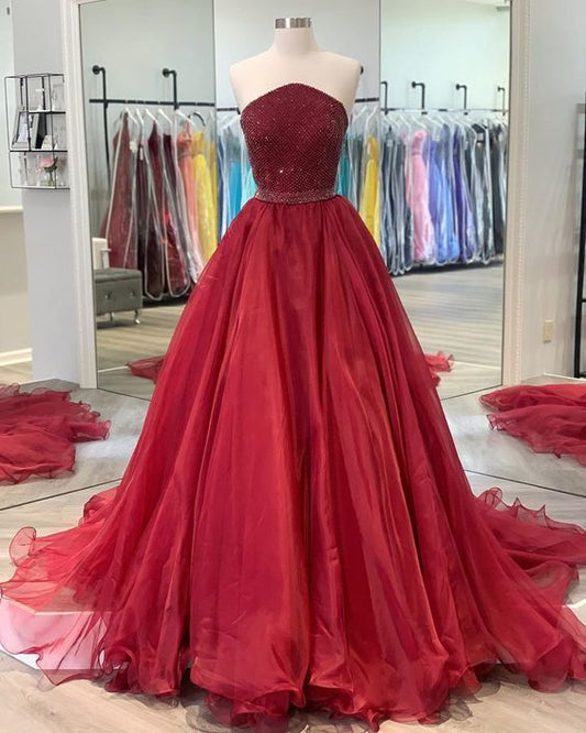 Burgunderrotes, trägerloses, langes Ballkleid aus Tüll in A-Linie, rückenfreies, perlenbesetztes Abendkleid cg13222