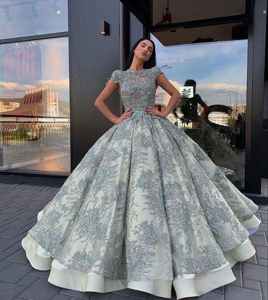 Ballkleid mit Applikationen, Ballkleid cg13469