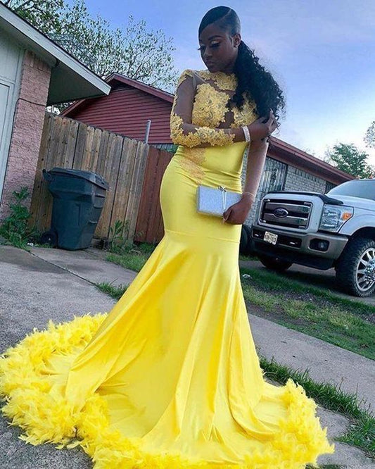 Gelbe Meerjungfrau-Abschlussballkleider Neue Federn Lange Ärmel Dubai Abendkleid Elastischer Satin Party Pageant Kleider cg13541
