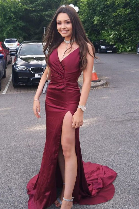 Elegantes burgunderrotes Abend- und Ballkleid im Meerjungfrauenstil mit Schlitz und offenem Rücken cg13583