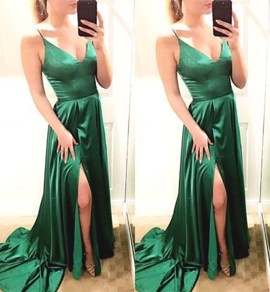 Grünes Ballkleid mit V-Ausschnitt und Schlitz cg13751