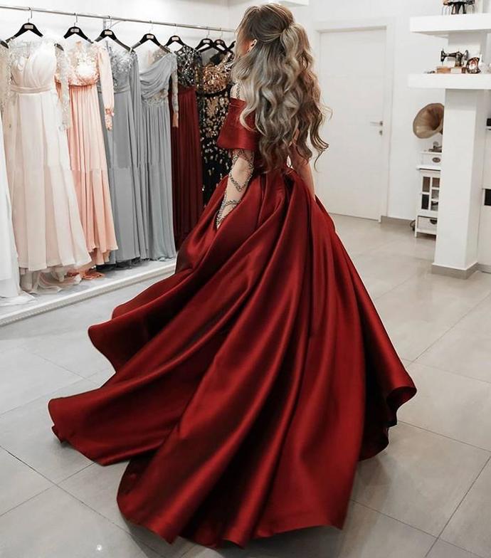 rotes Ballkleid aus Satin mit einem Schulter-Seitenschlitz, dunkelrot, bodenlang, langes Abendkleid aus Satin, cg13918