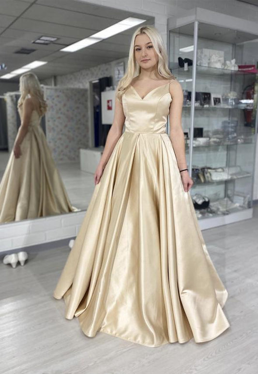 Schlichtes langes Ballkleid aus Satin mit V-Ausschnitt cg14074