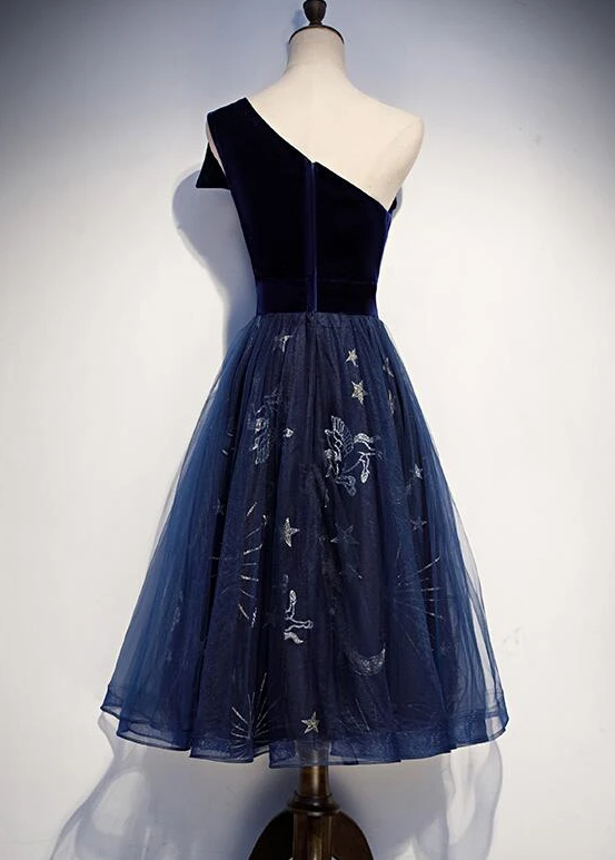 Elegantes marineblaues Brautjungfernkleid mit einer Schulter, blaues Hochzeitspartykleid, Abschlussballkleid cg15009