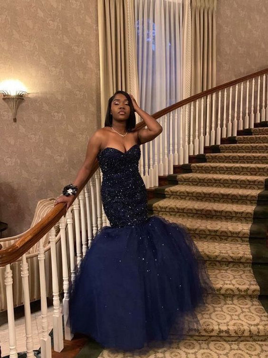 Marineblaues Meerjungfrau-Ballkleid mit Herzausschnitt und Perlen cg15422