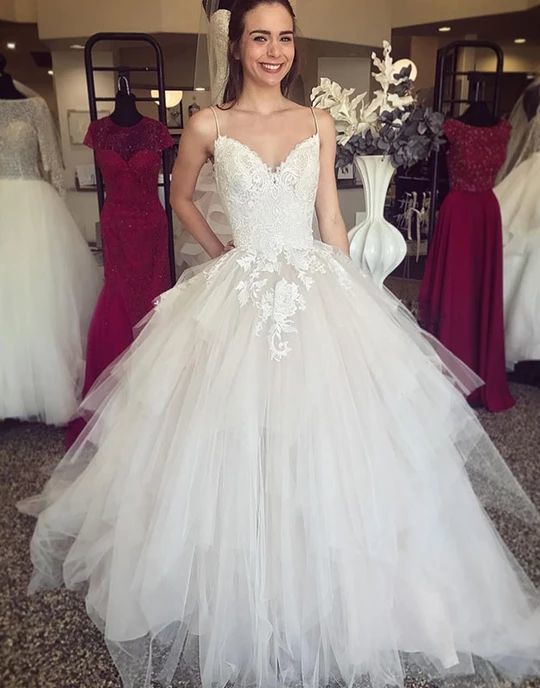 Glamorous A Line Spaghetti Straps White Prom Dress With Appliques cg15758