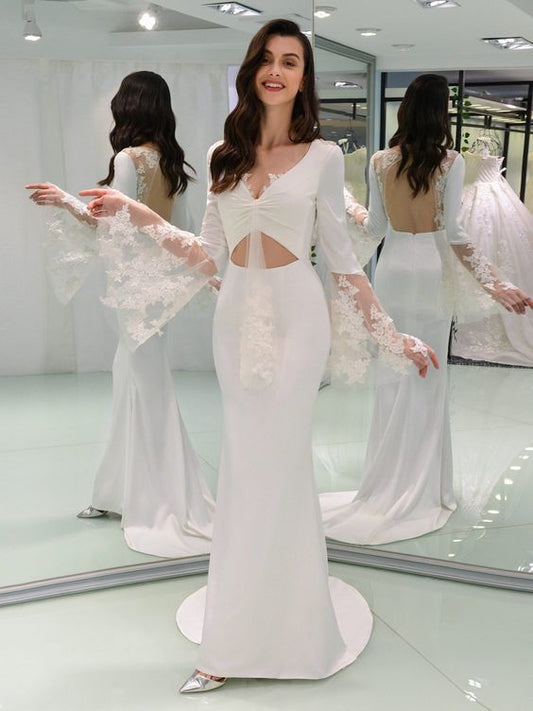 Rückenfreies Ballkleid im Meerjungfrauen-Stil mit V-Ausschnitt und Applikationen cg15955