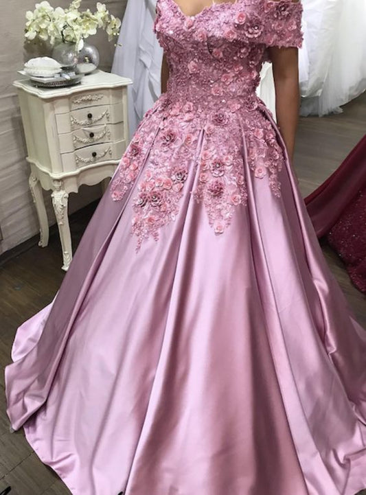 Langes Brautkleid mit Applikationen, Ballkleid cg16586
