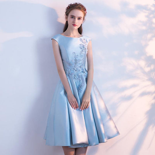 Blaues knielanges Partykleid aus Satin mit rundem Ausschnitt, blaues Ballkleid, Brautjungfernkleid cg16876